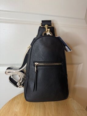 Universal Thread Black Pebbled Crossbody Sling with Gold Accents